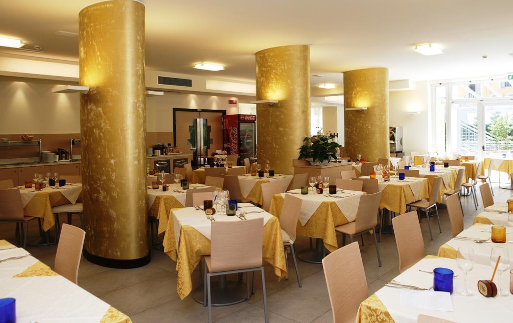 Eraclea Palace Hotel 4 Stelle S Eraclea Mare Exterior foto